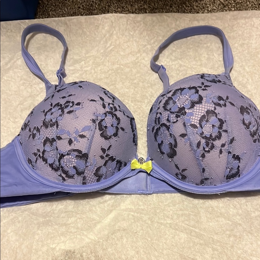 Victoria’s Secret body by Victoria push up 38b Elegant Lace bra